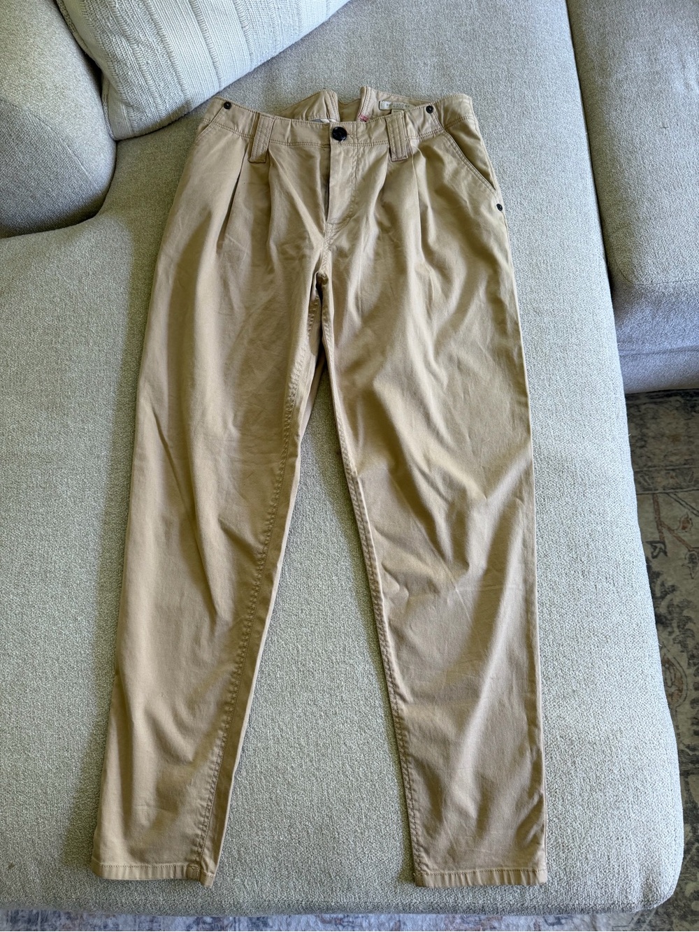 Authentic Burberry Brit women’s stretch chino pants – Size US 6 / UK 8.